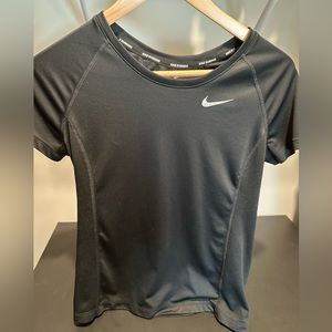 Nike running top